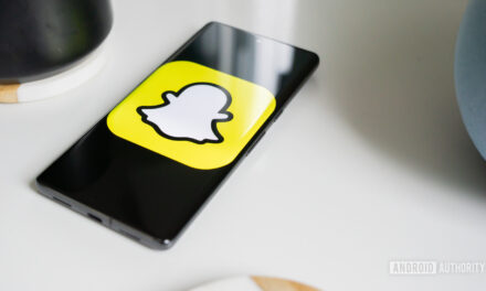 Ahora puede hablar con ChatGPT en Snapchat, pero no revele ningún secreto.